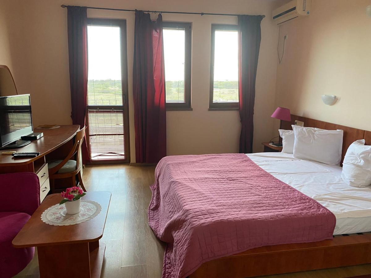 Guest House Golden Flake 4Km From Bolata Beach Bŭlgarevo Zewnętrze zdjęcie